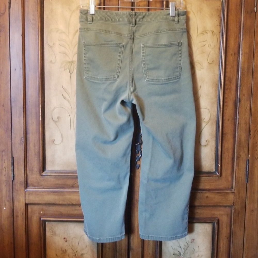 French Laundry green cropped pants - Picture 2 of 5